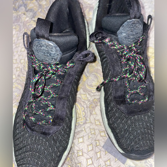 Men’s 7.5 Nike cosmic unity green sneakers lightly worn - Picture 2 of 8